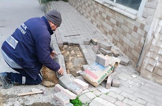 Gemlik Belediyesi'nden asfalt ve kaldırım atağı